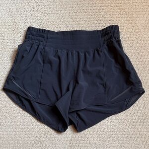 Lululemon Hotty Hot High Rise Lined Short. 2.5”. Size 6.